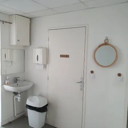 Oda ve Kahvaltı Alienor D'aquitaine 3*